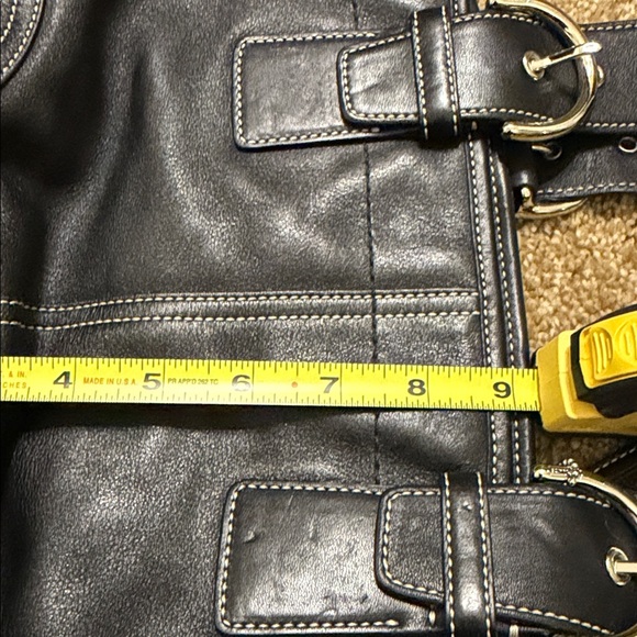 Coach Elegant Black Leather Tote Bag - Picture 5 of 10